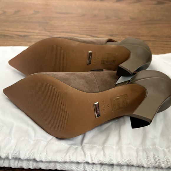 Samara Leather Point Toe - Picture 9 of 11